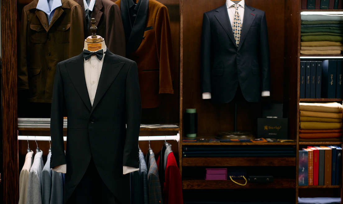How to Properly Button Suit Jackets & Blazers.