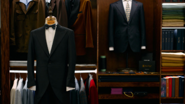 How to Properly Button Suit Jackets & Blazers.