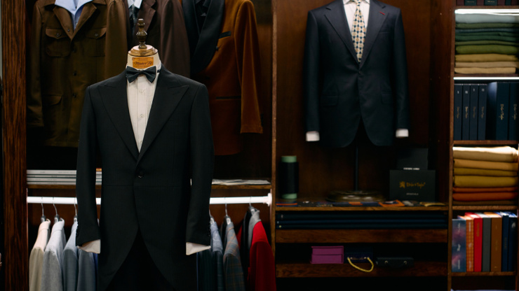 How to Properly Button Suit Jackets & Blazers.